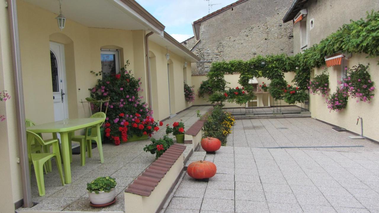 Bed and Breakfast Les Glycines Choloy Exterior foto