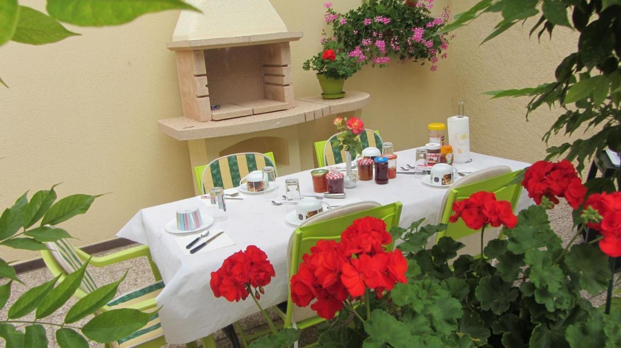 Bed and Breakfast Les Glycines Choloy Exterior foto
