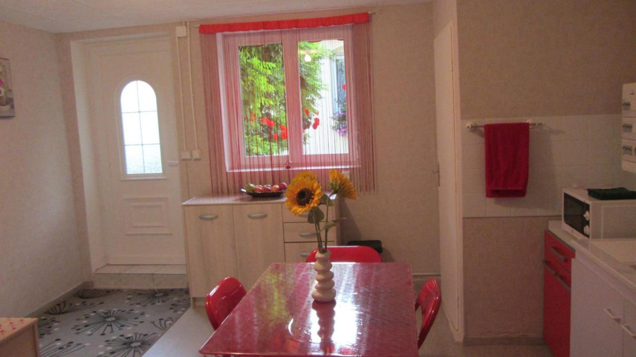Bed and Breakfast Les Glycines Choloy Exterior foto